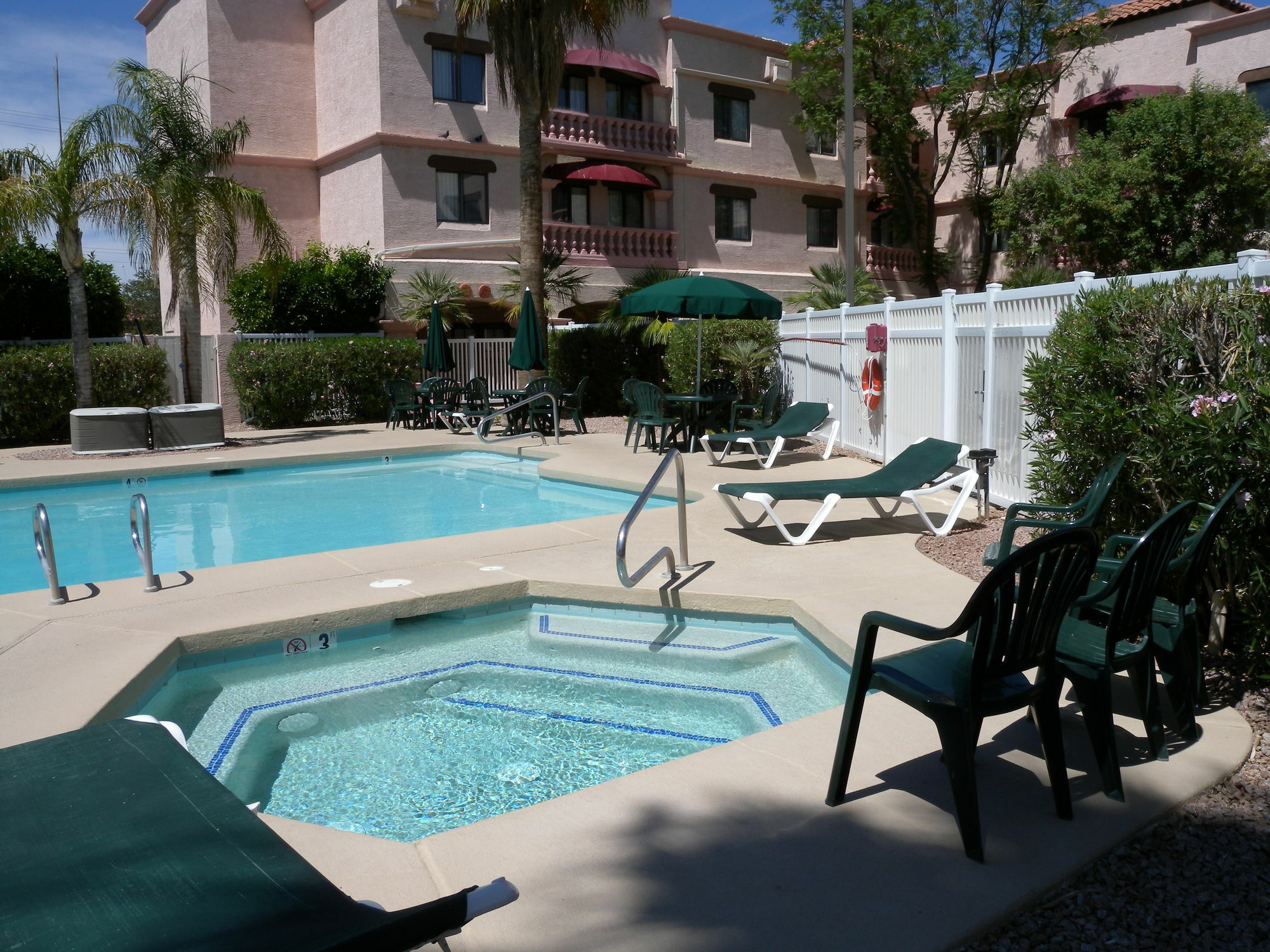 Windmill Suites Surprise - Phoenix, Ascend Hotel Collection Екстер'єр фото